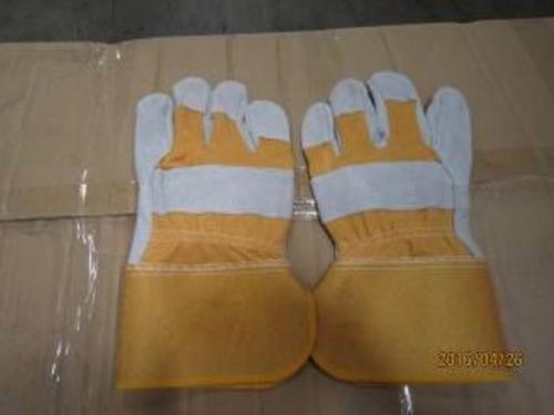 Protective gloves inspection